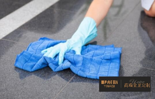 做完測試后將柜體擦拭干凈。